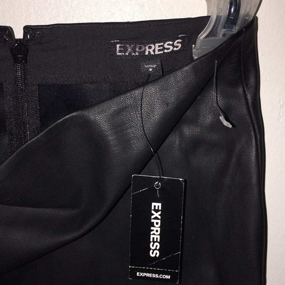 Skirt - Picture 4 of 4